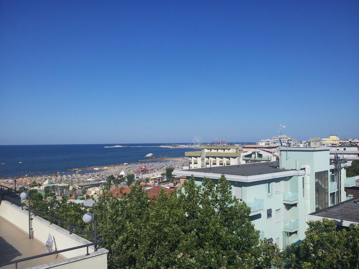 Hotel Euromar Rimini Exterior photo